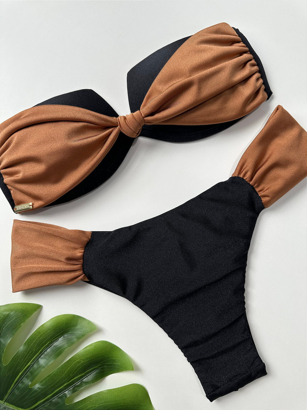 Top com bojo quadrado alças removíveis glow preto e glow marrom 106
