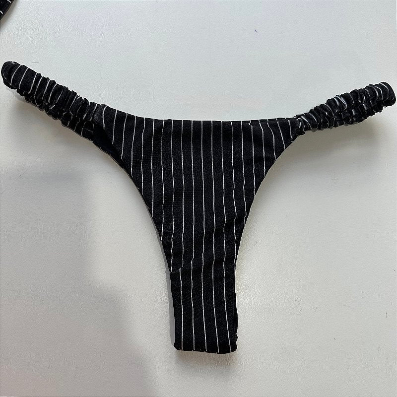 Calcinha Frufru Risca giz preta (top não incluso)