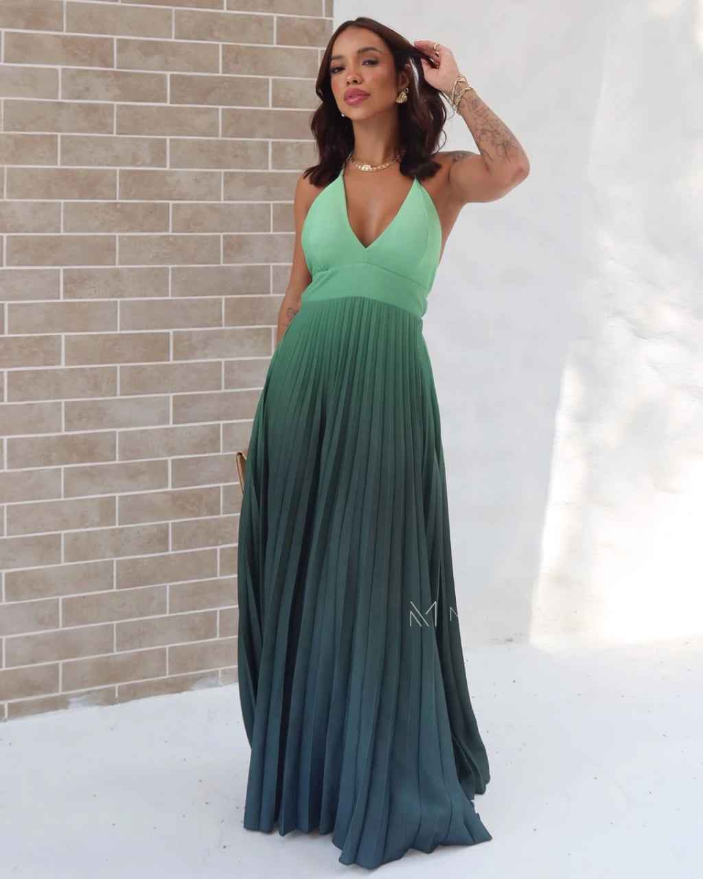 Vestido longo plissado degrade com bojo