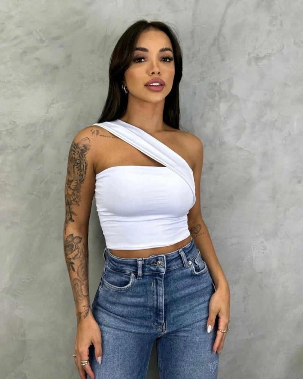 Cropped Veronica