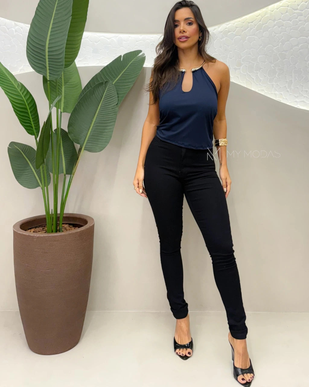 Cropped colar