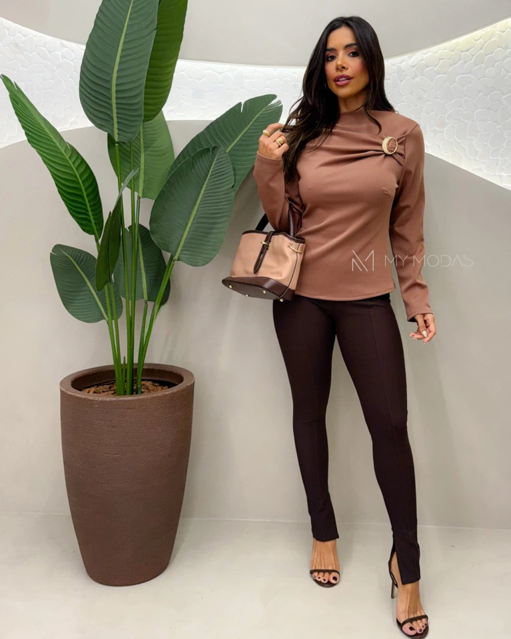 Blusa Neoprene com Fivela Orgânica
