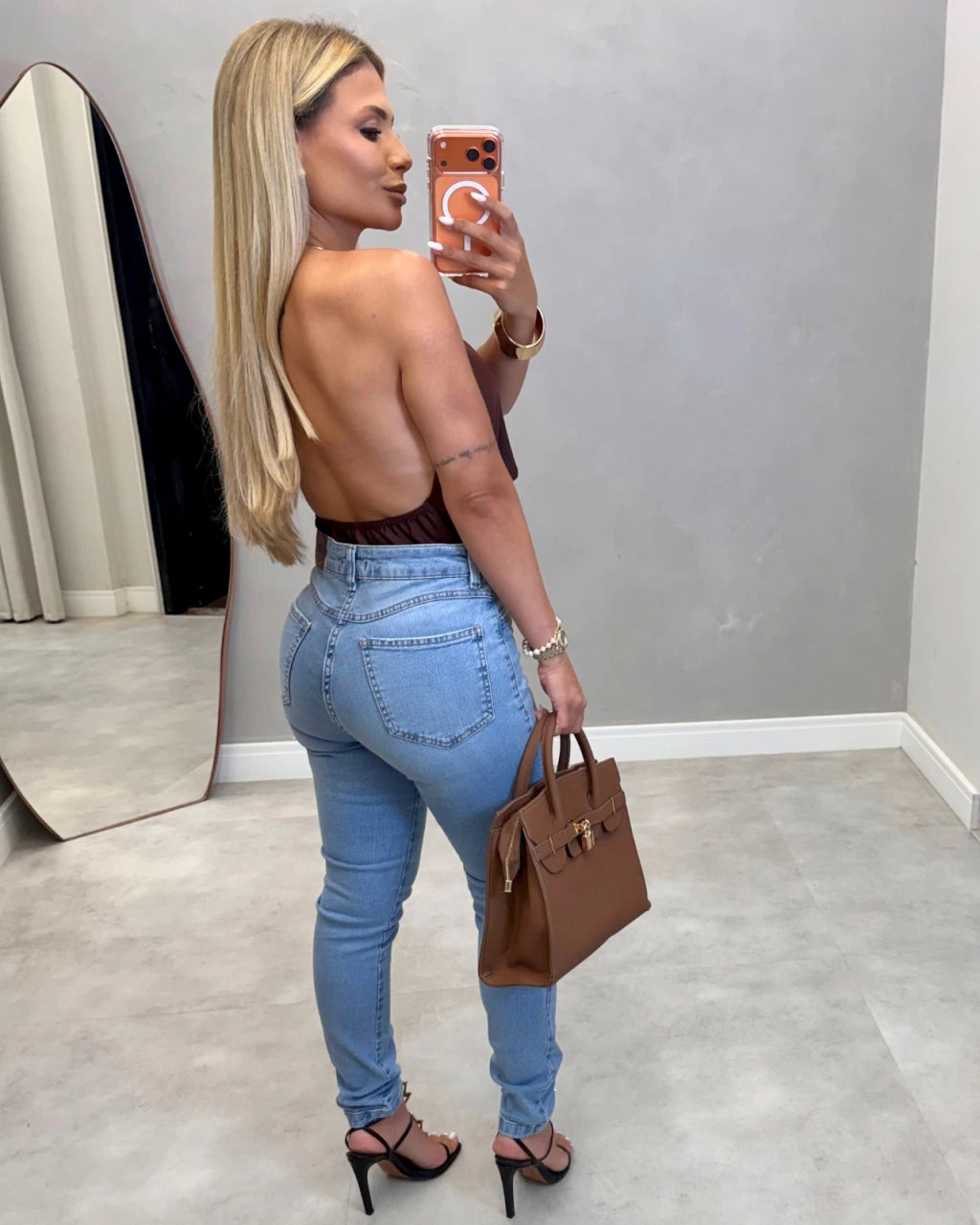 Body colar