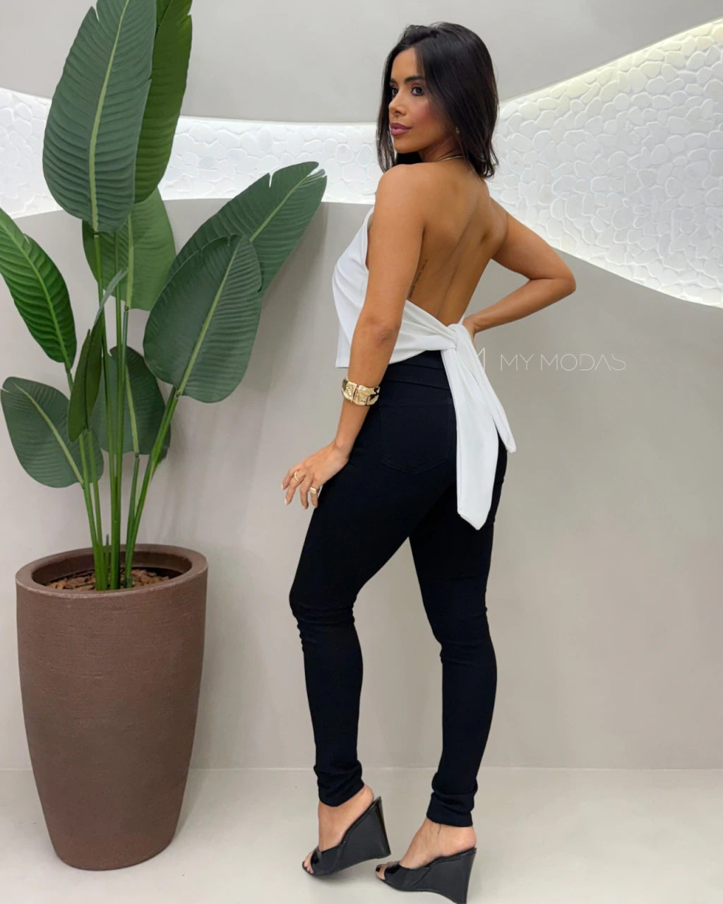Cropped colar