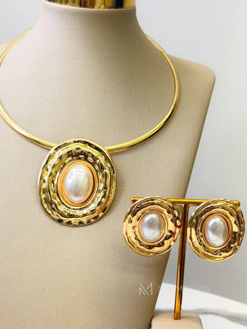 Conjunto oval Chocker e brinco pérola