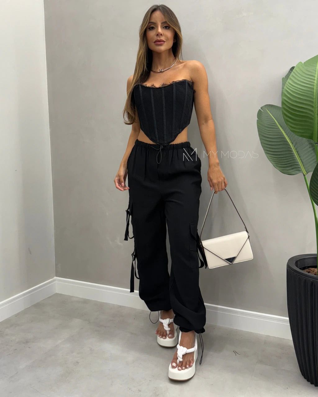 Corset Rendado com Barbatanas