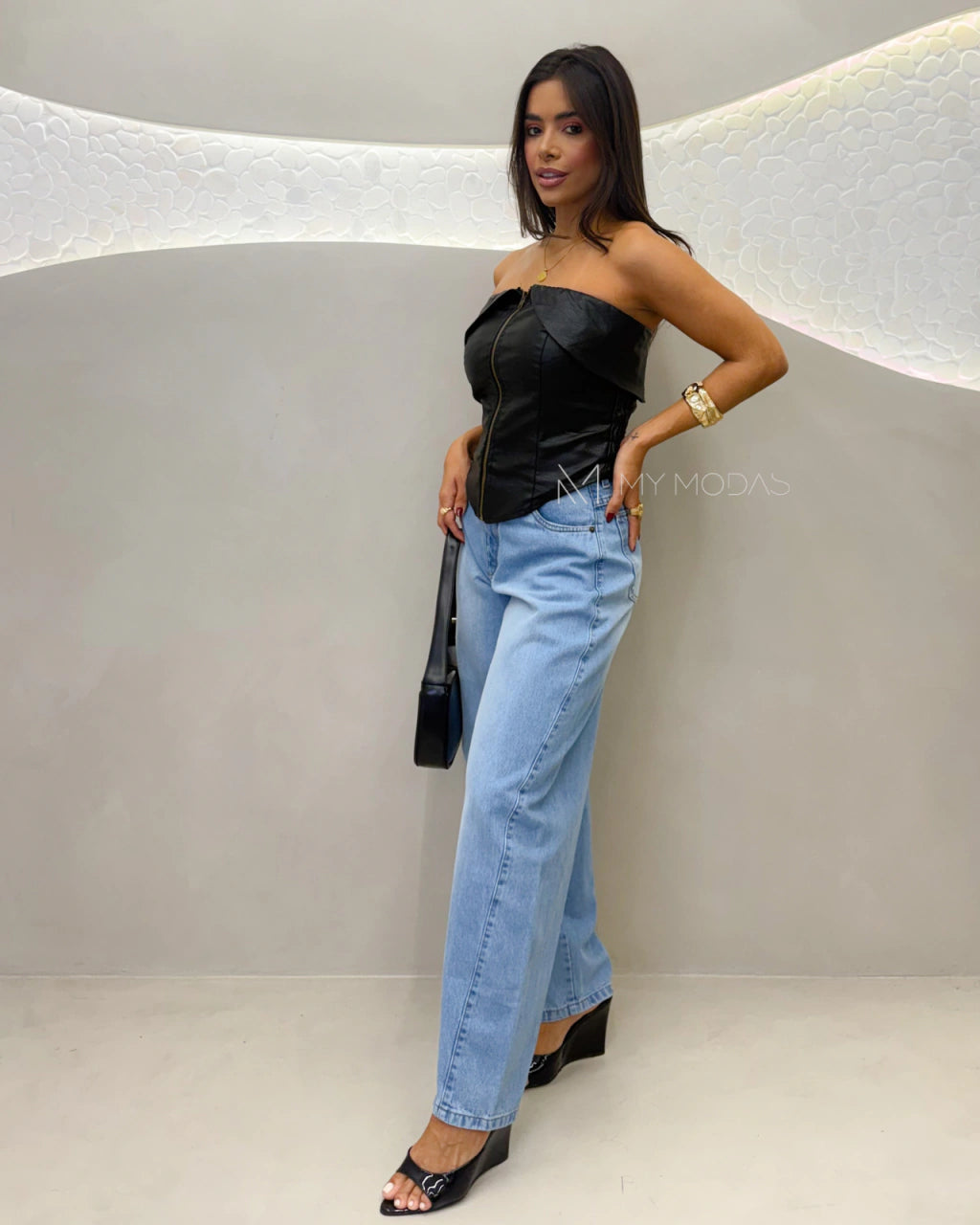 Blusa couro zíper tomara que caia