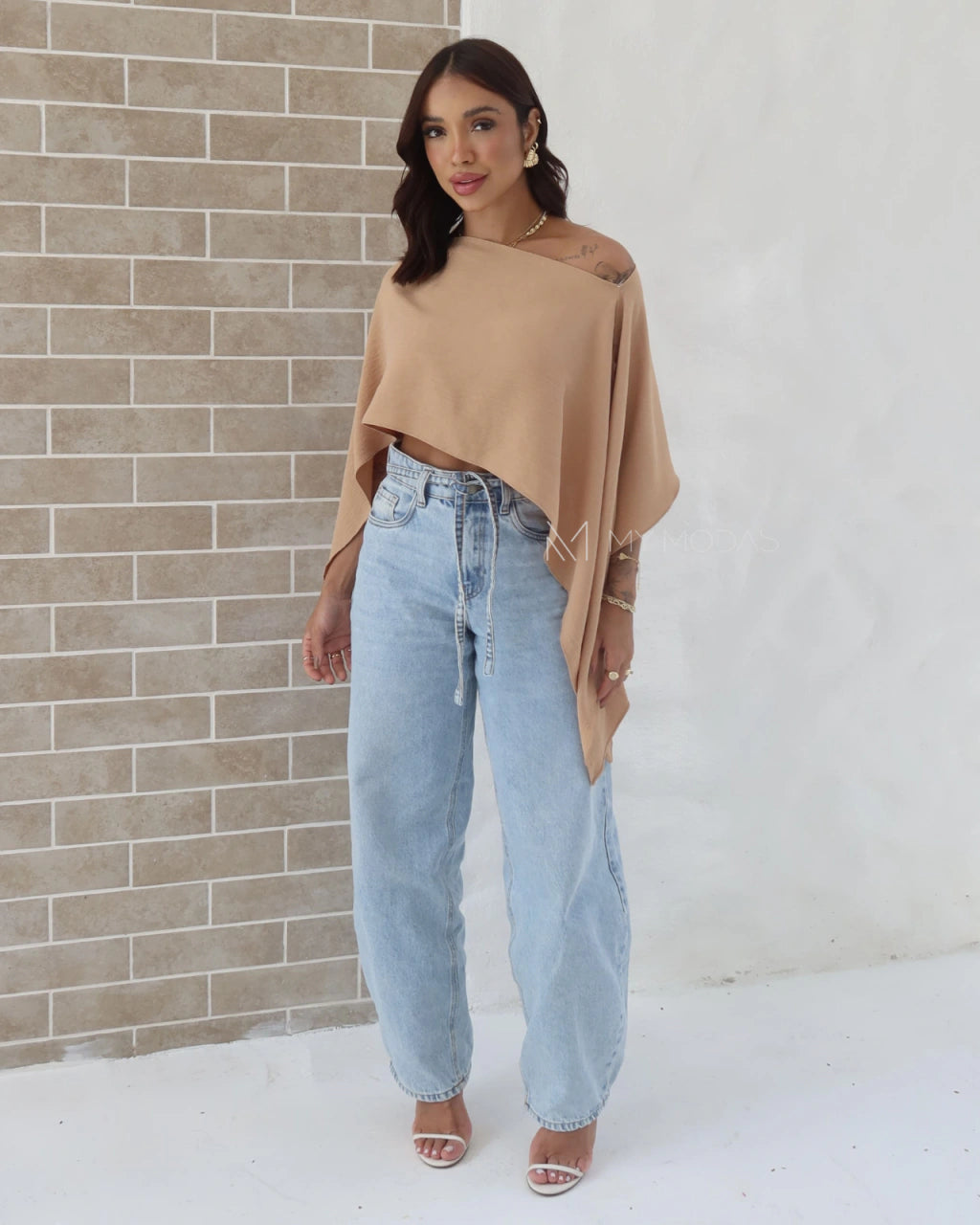 Blusa assimétrica multiformas