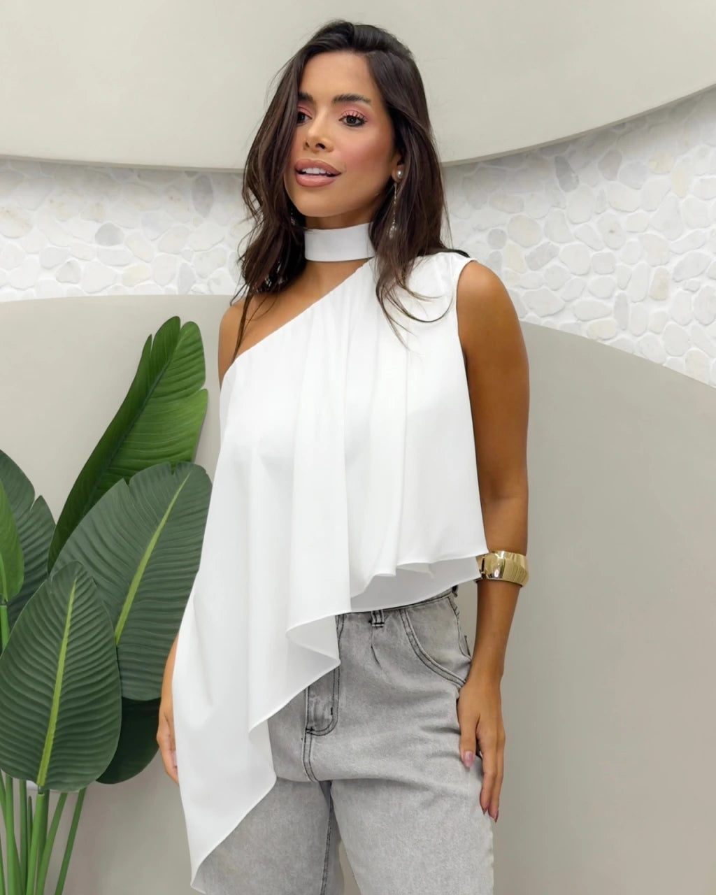 Bata assimétrica Chocker