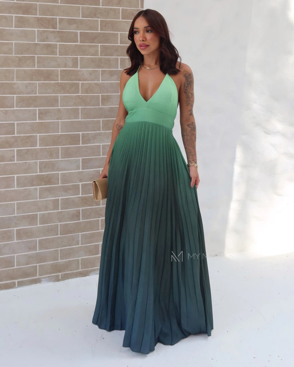 Vestido longo plissado degrade com bojo