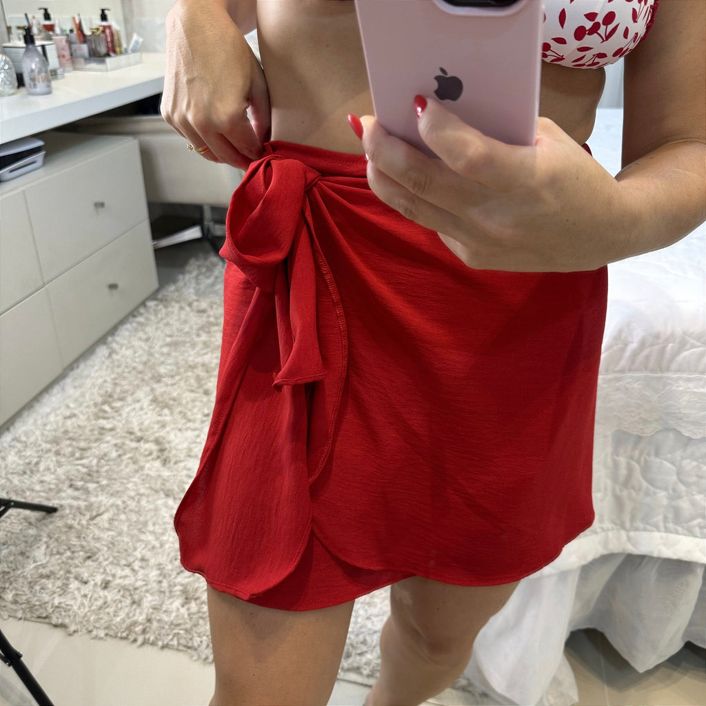 Saia transpassada com amarrações frente crepe dior vermelha ( valor somente da saia )