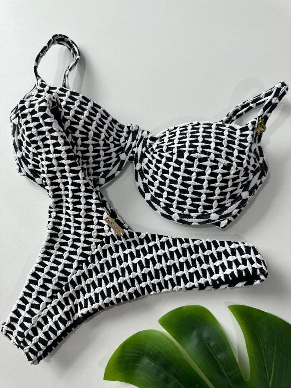 Meia Taça com Bojo Maleável e Aro com Malte preto 093 (CALCINHA NÃO INCLUSO)