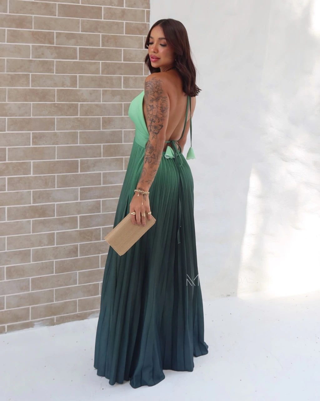 Vestido longo plissado degrade com bojo