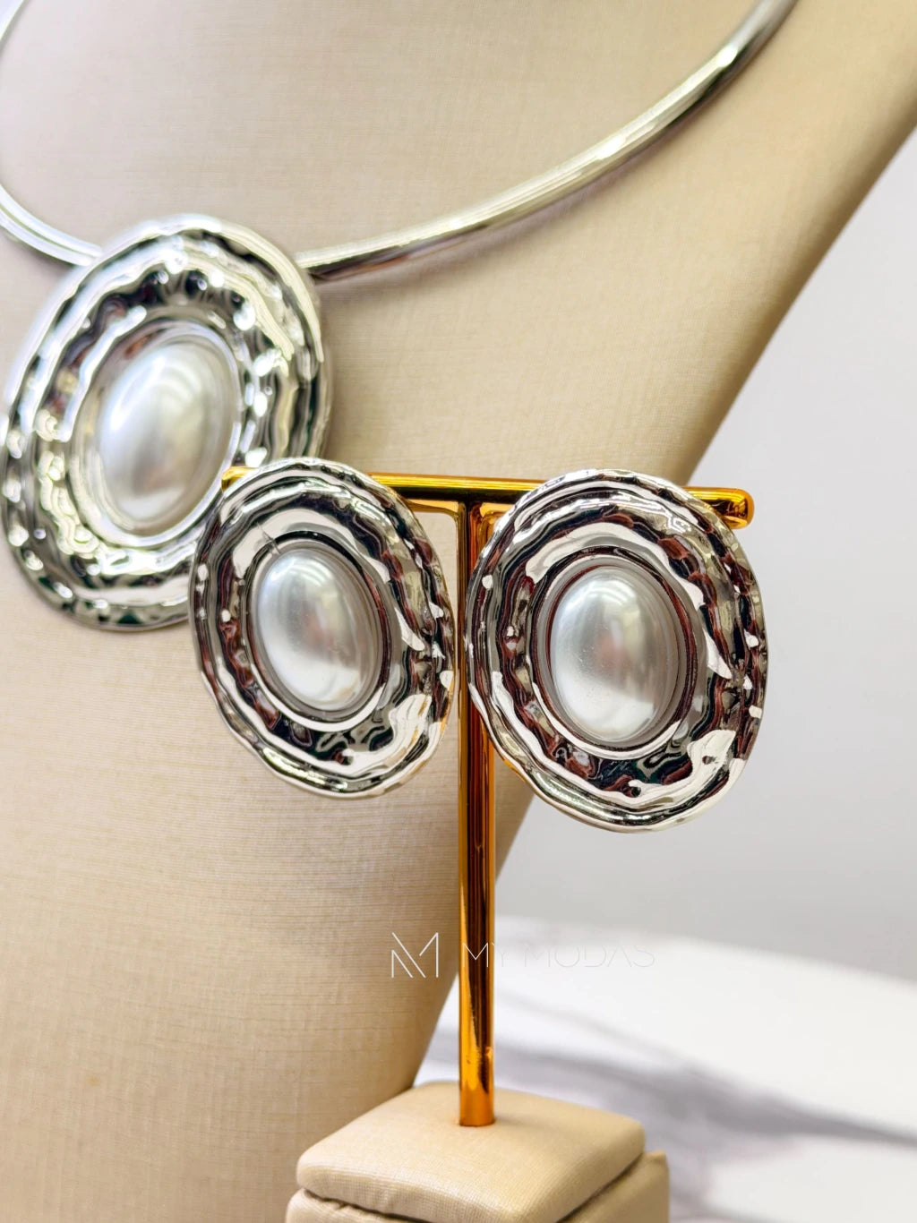 Conjunto oval Chocker e brinco pérola