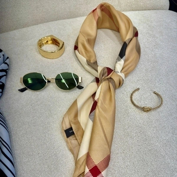 Lenço cetim inspiração Burberry