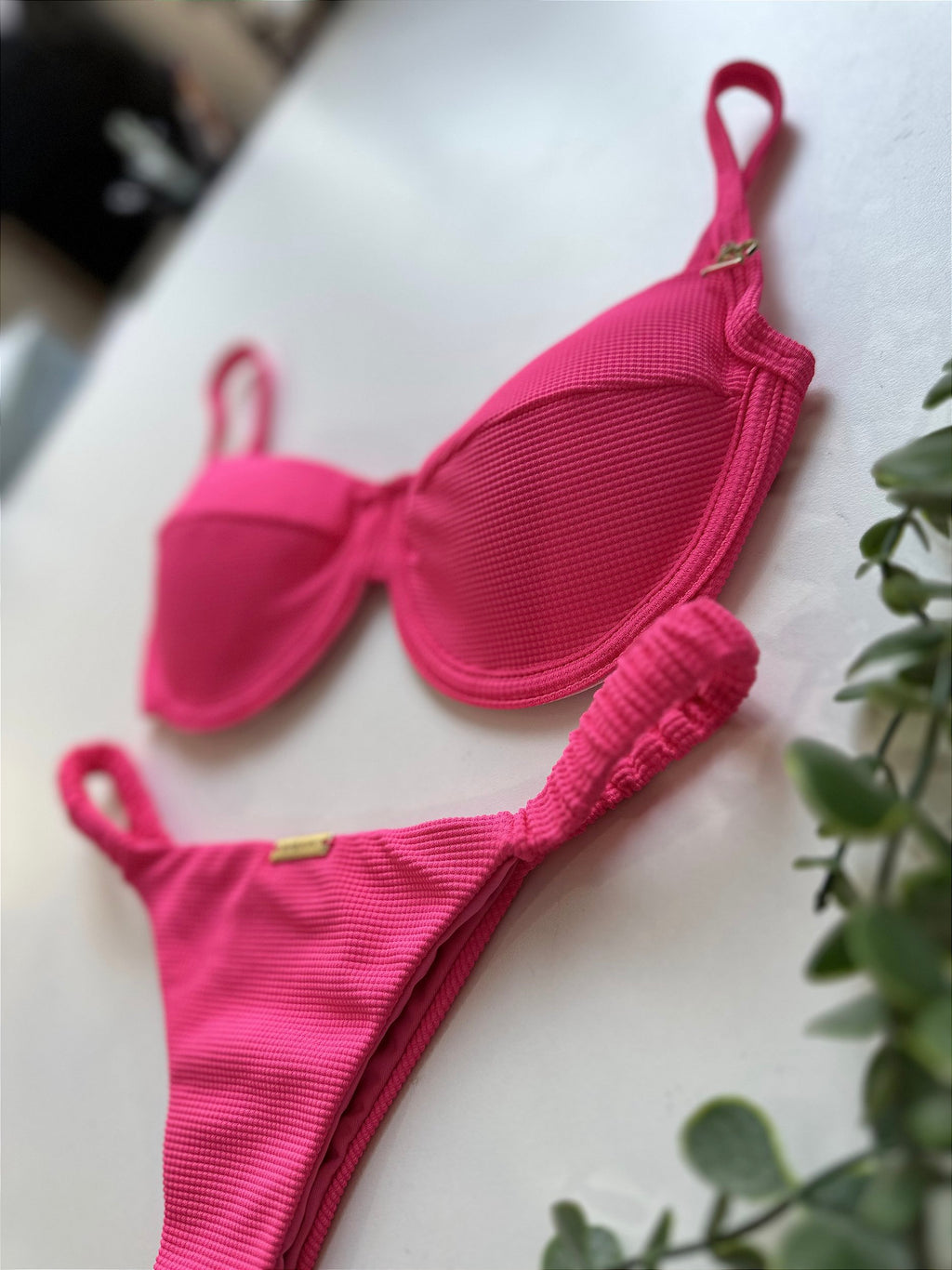 Calcinha Semi Fio fru-fru lateral tecido matrix pink 016 (top não incluso)