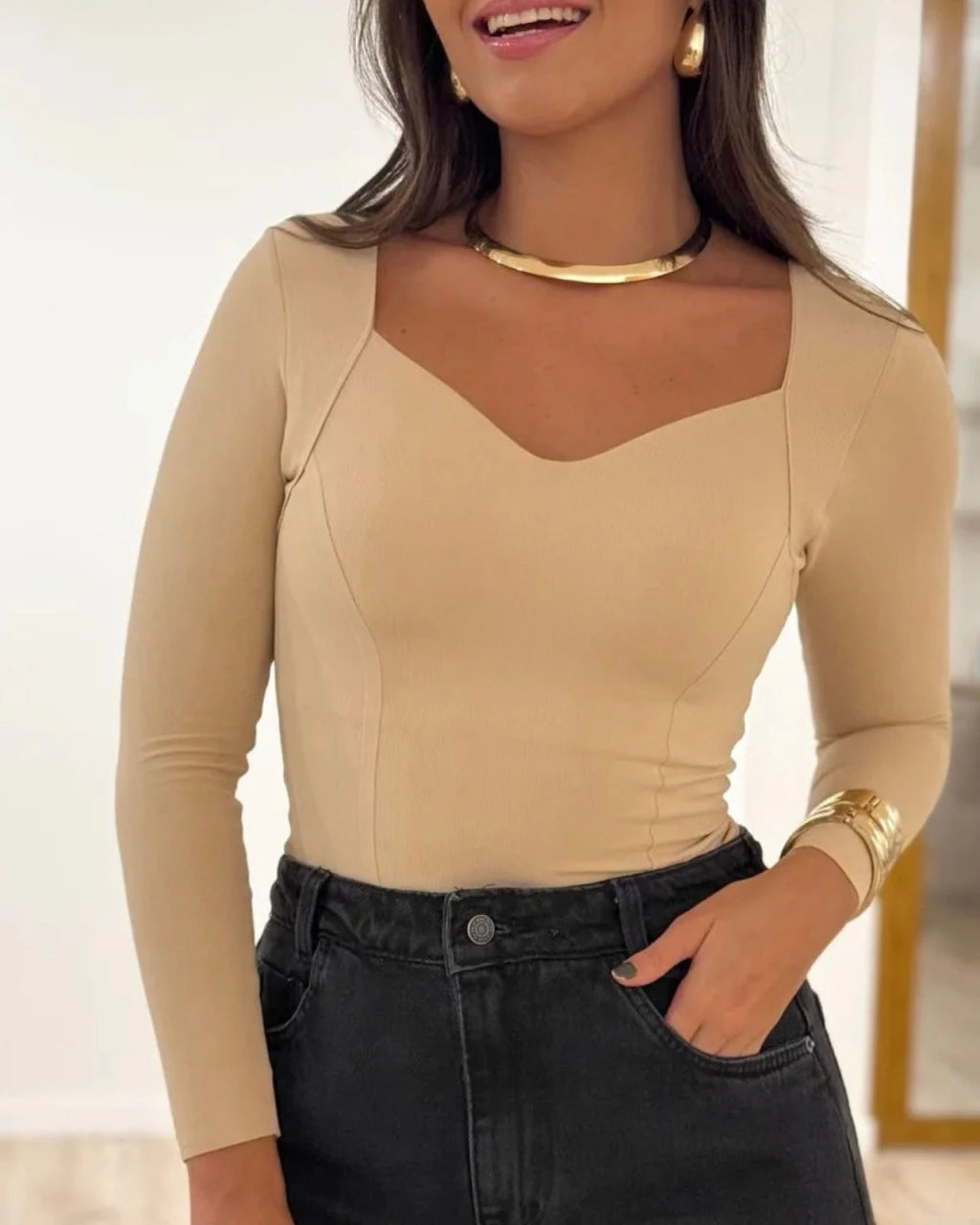 Blusa modeladora ajusta no corpo tecido tecnológico