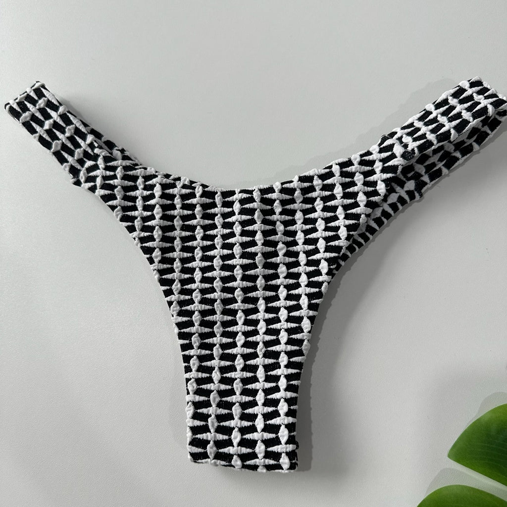 Calcinha Fita Malte preto (BUSTO NÃO INCLUSO)