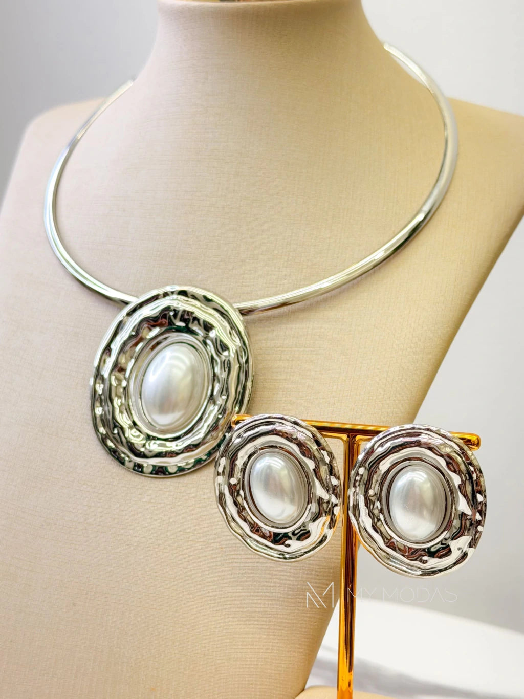 Conjunto oval Chocker e brinco pérola
