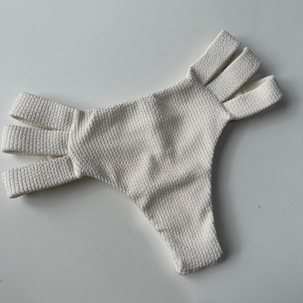 Calcinha semi hot pants 5005 tecido plisse off (BUSTO NÃO INCLUSO)