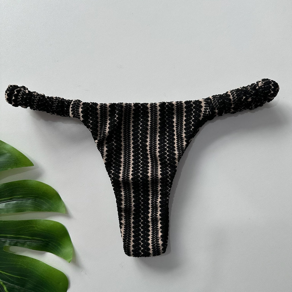 Calcinha Frufru Crochê preto (top não incluso)