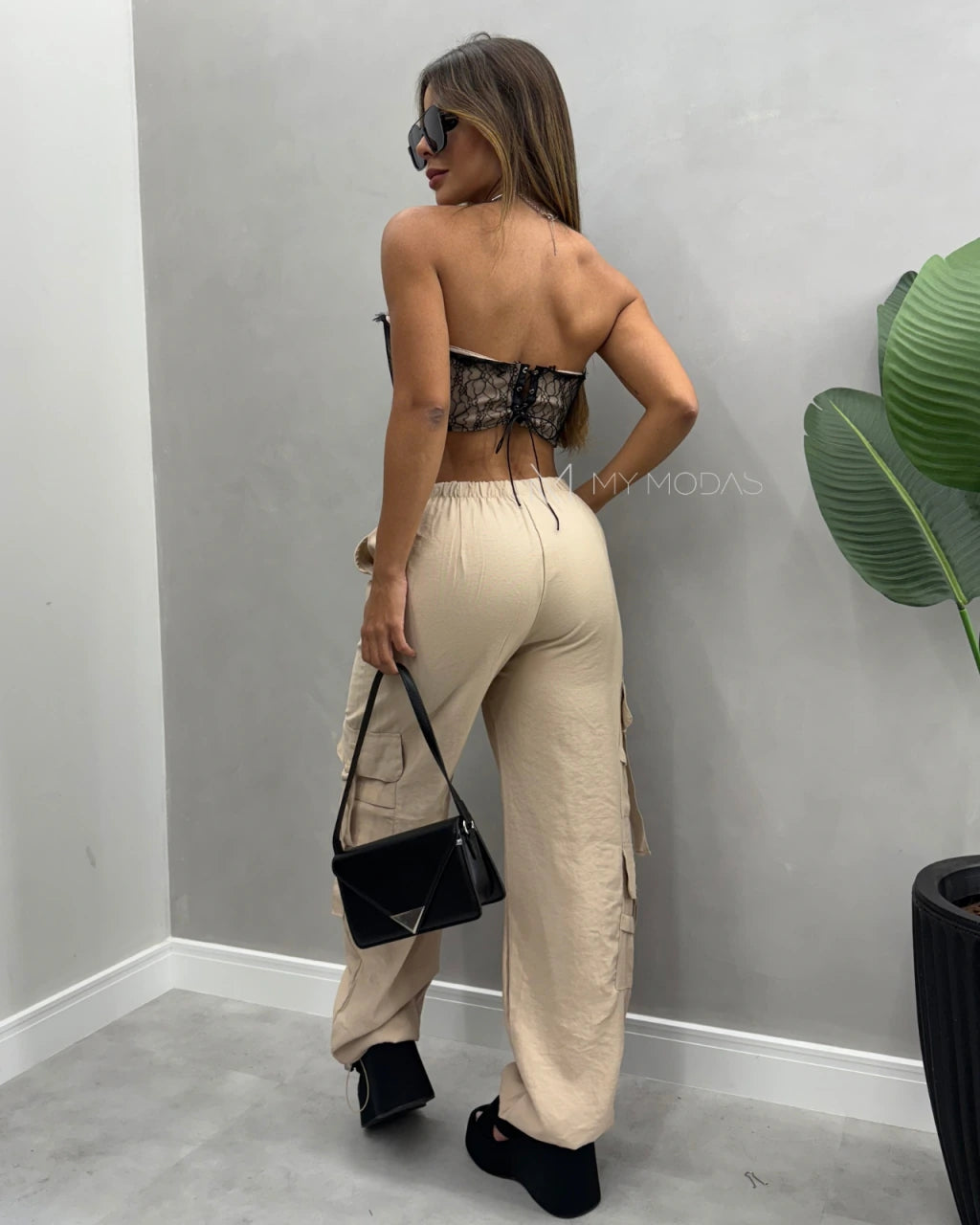 Corset Rendado com Barbatanas