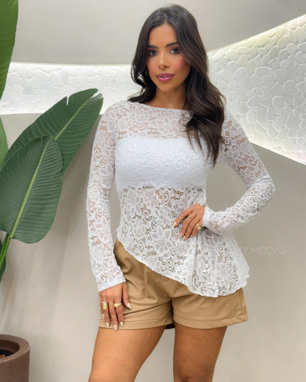 Shorts Couro com Elastano