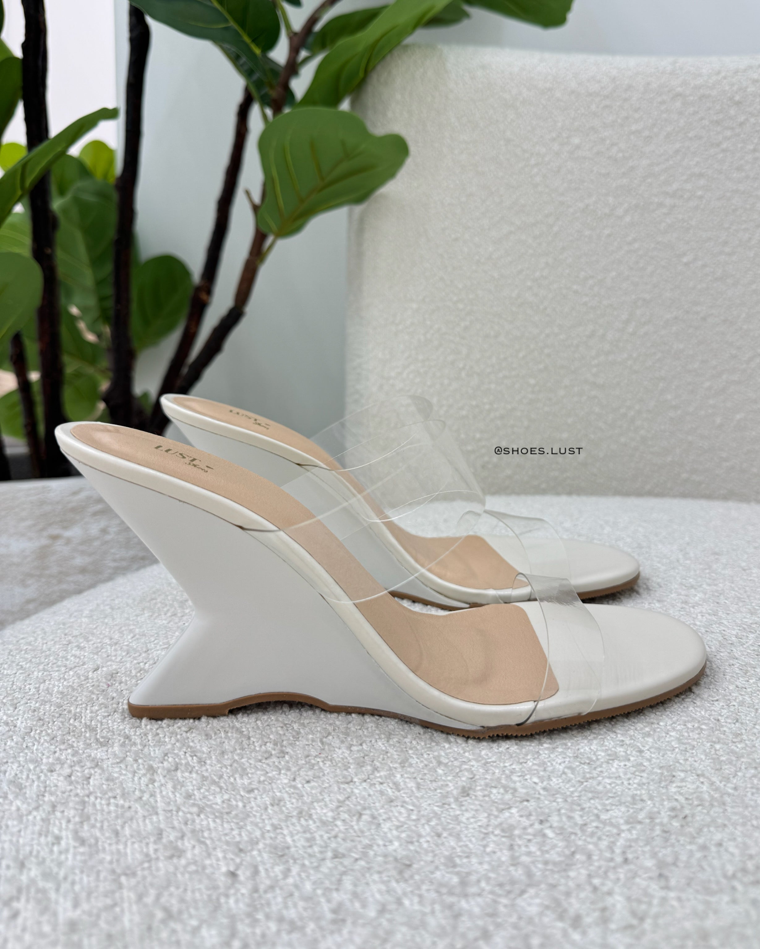 Tamanco Lust Shoes Lucy Salto Escultural Off White – 120191