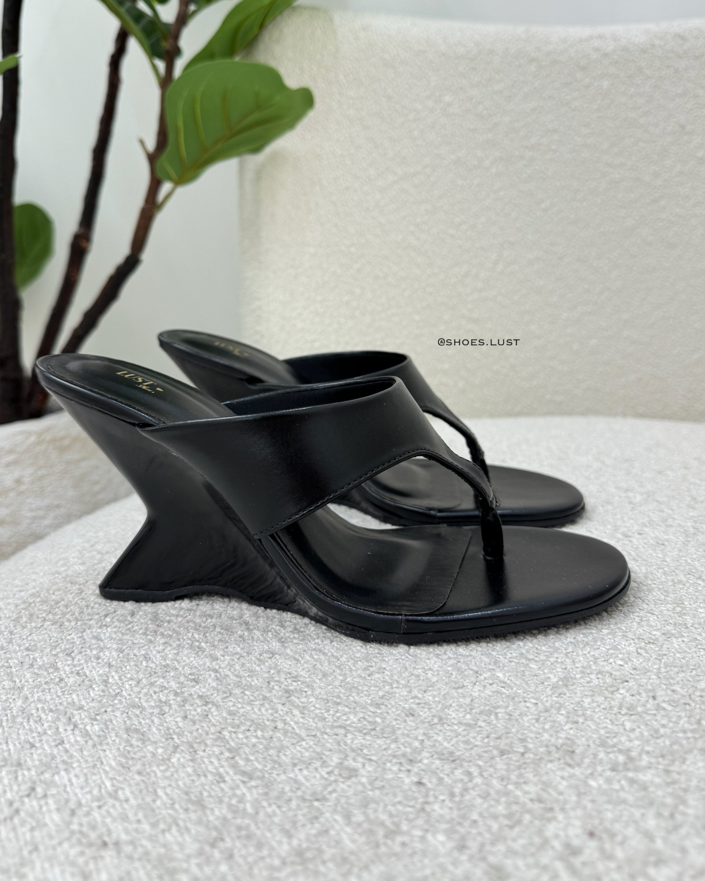 Tamanco Lust Shoes Claudia Salto Escultural Preto – 120194