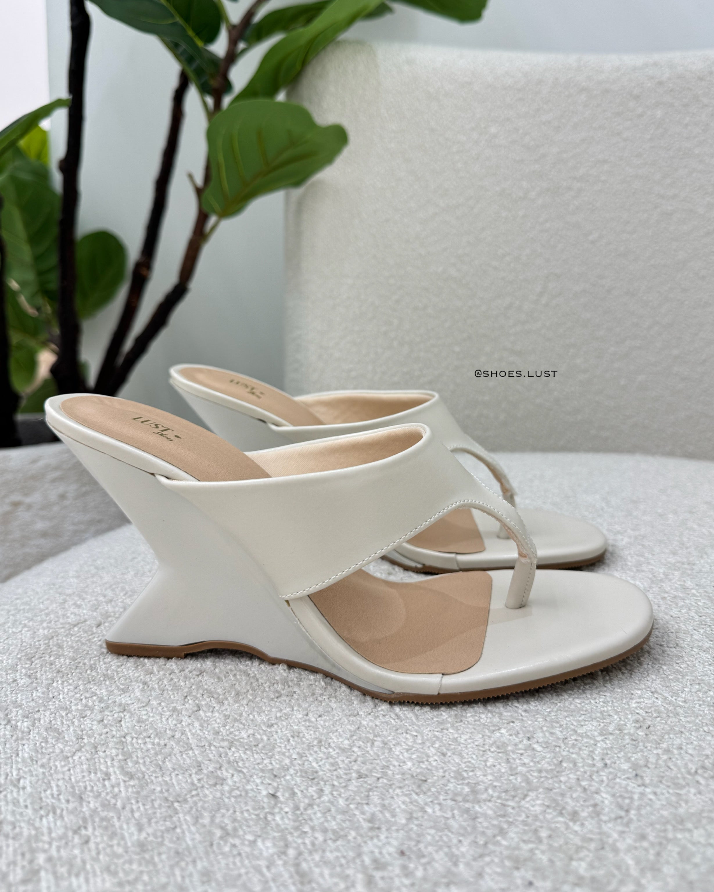 Tamanco Lust Shoes Claudia Salto Escultural Off White – 120193