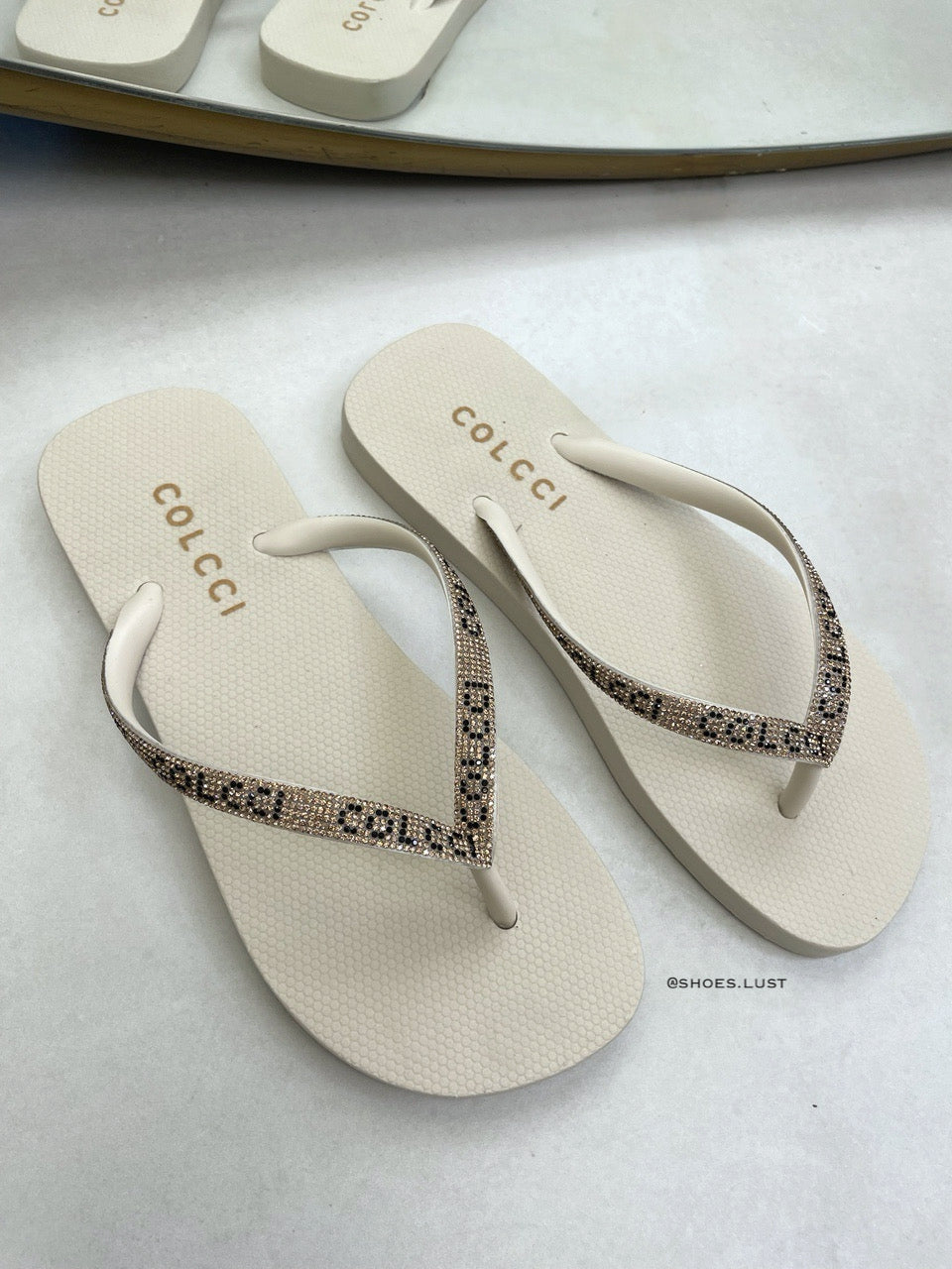 Chinelo Colcci Pandora Bege Logo Strass – 119831