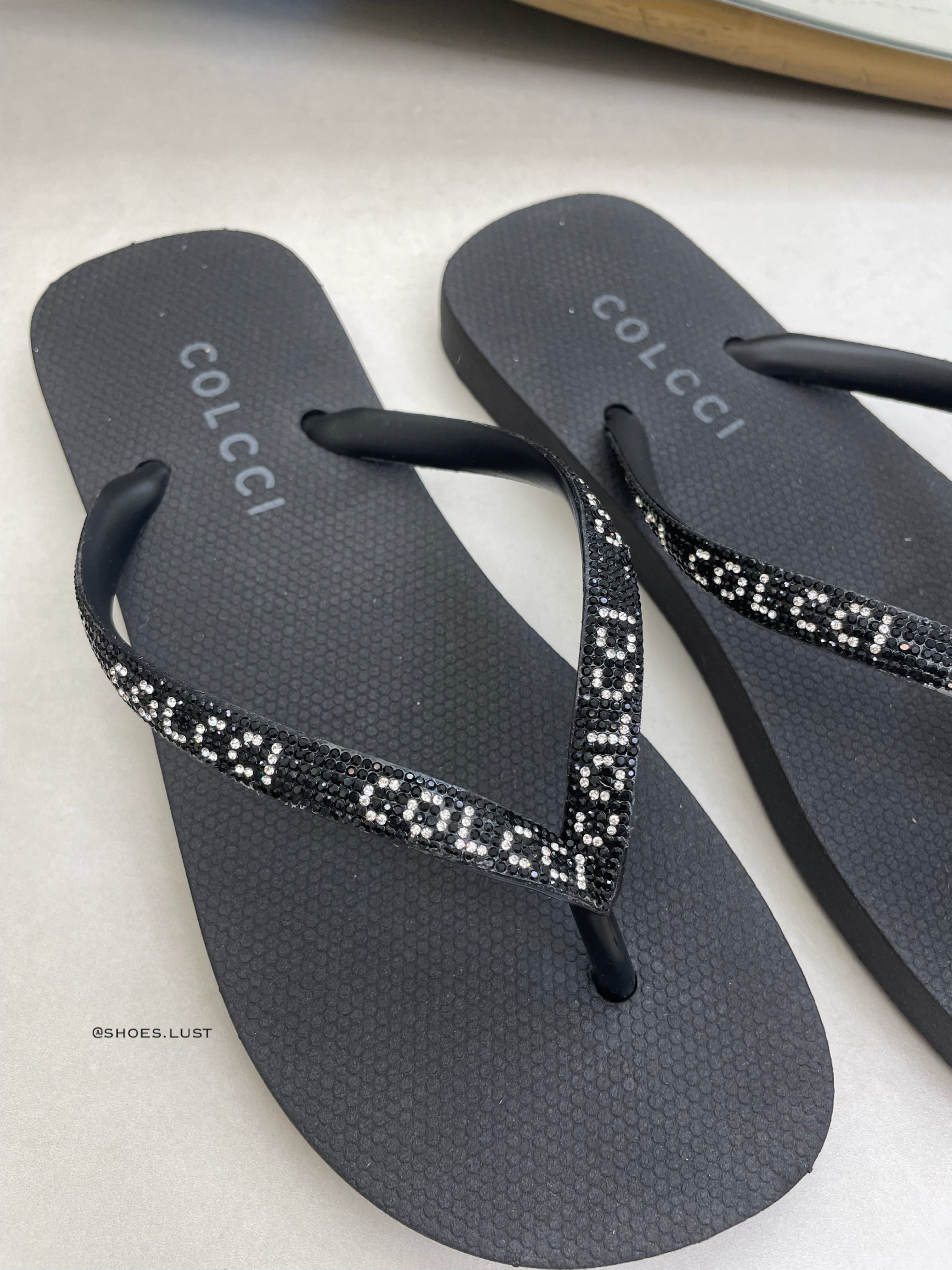 Chinelo Colcci Pandora Black Logo Strass – 119829