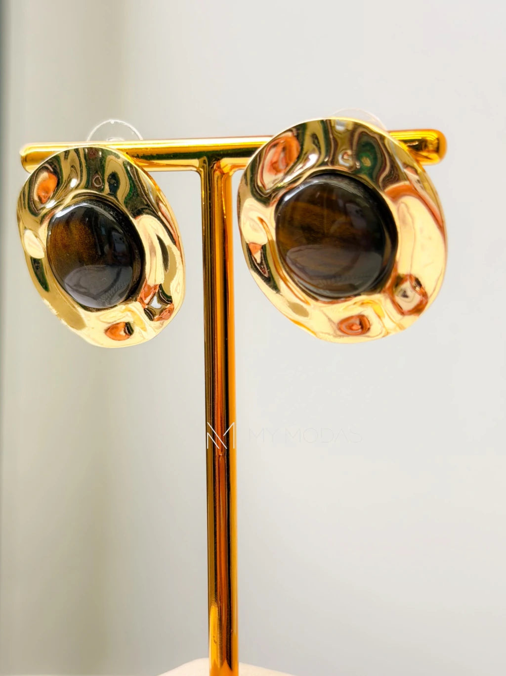 Brinco bojo chic dourado madrepérola marrom