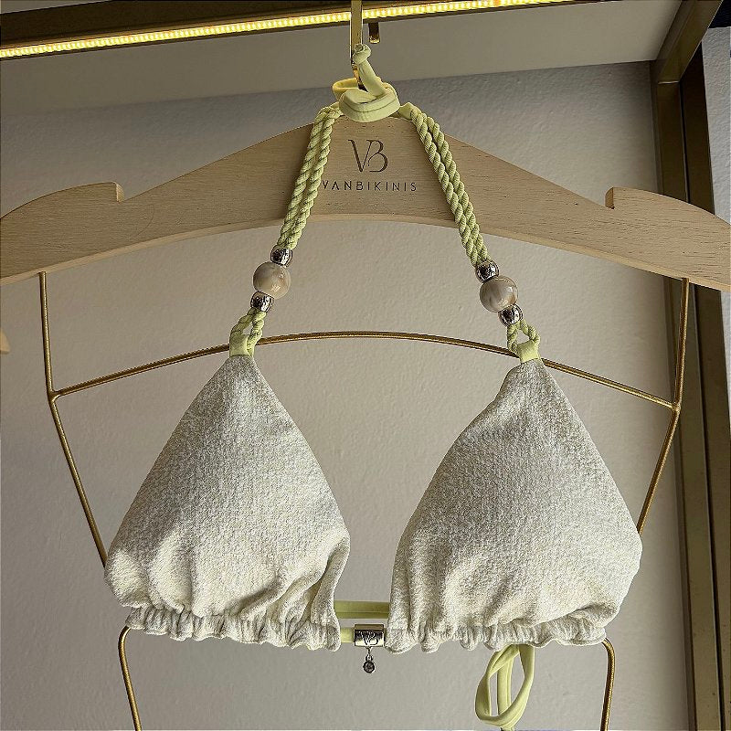 Top cortininha com bojo detalhes trançados e miçangas alças com bojo removível Algodão doce amarelinho (CALCINHA NÃO INCLUSO)