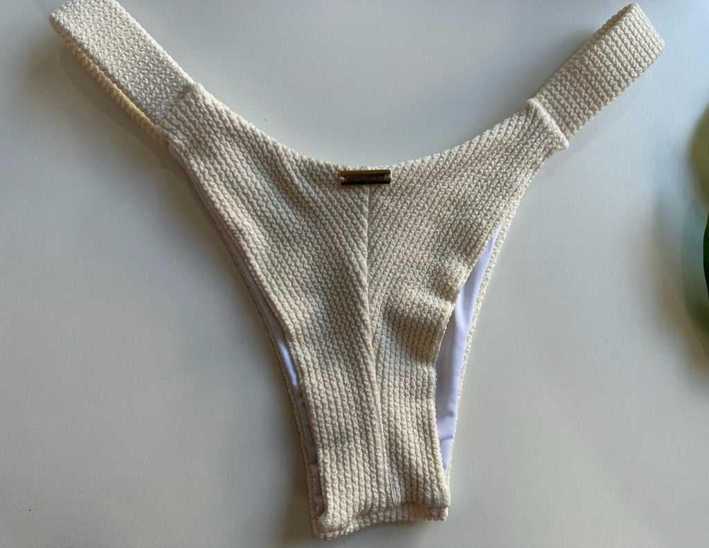 Calcinha Fita Plisse Off white (BUSTO NÃO INCLUSO)