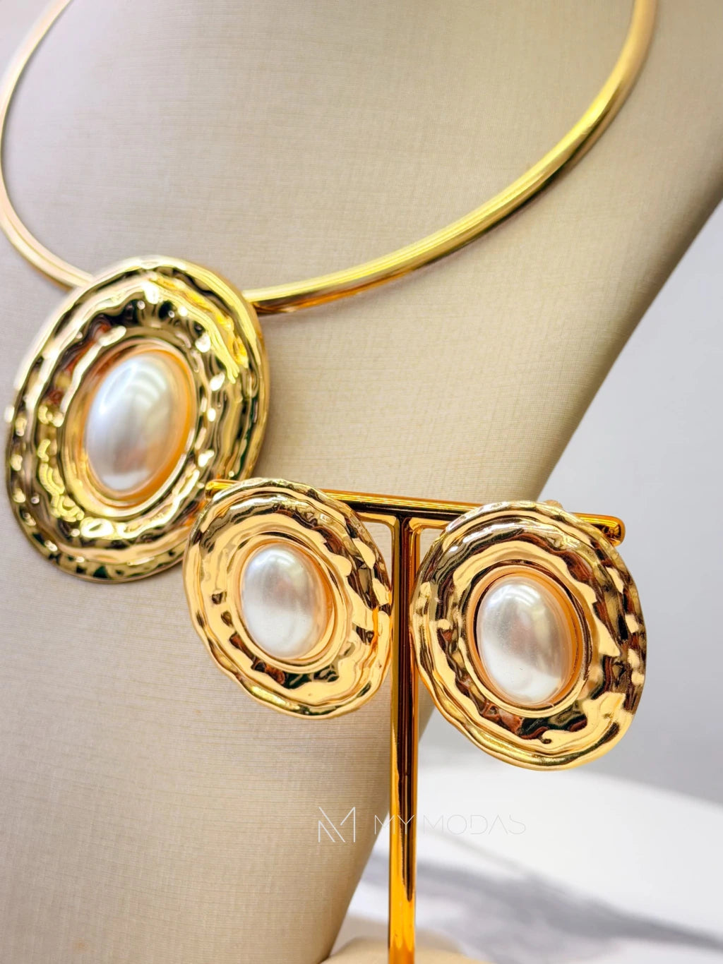 Conjunto oval Chocker e brinco pérola