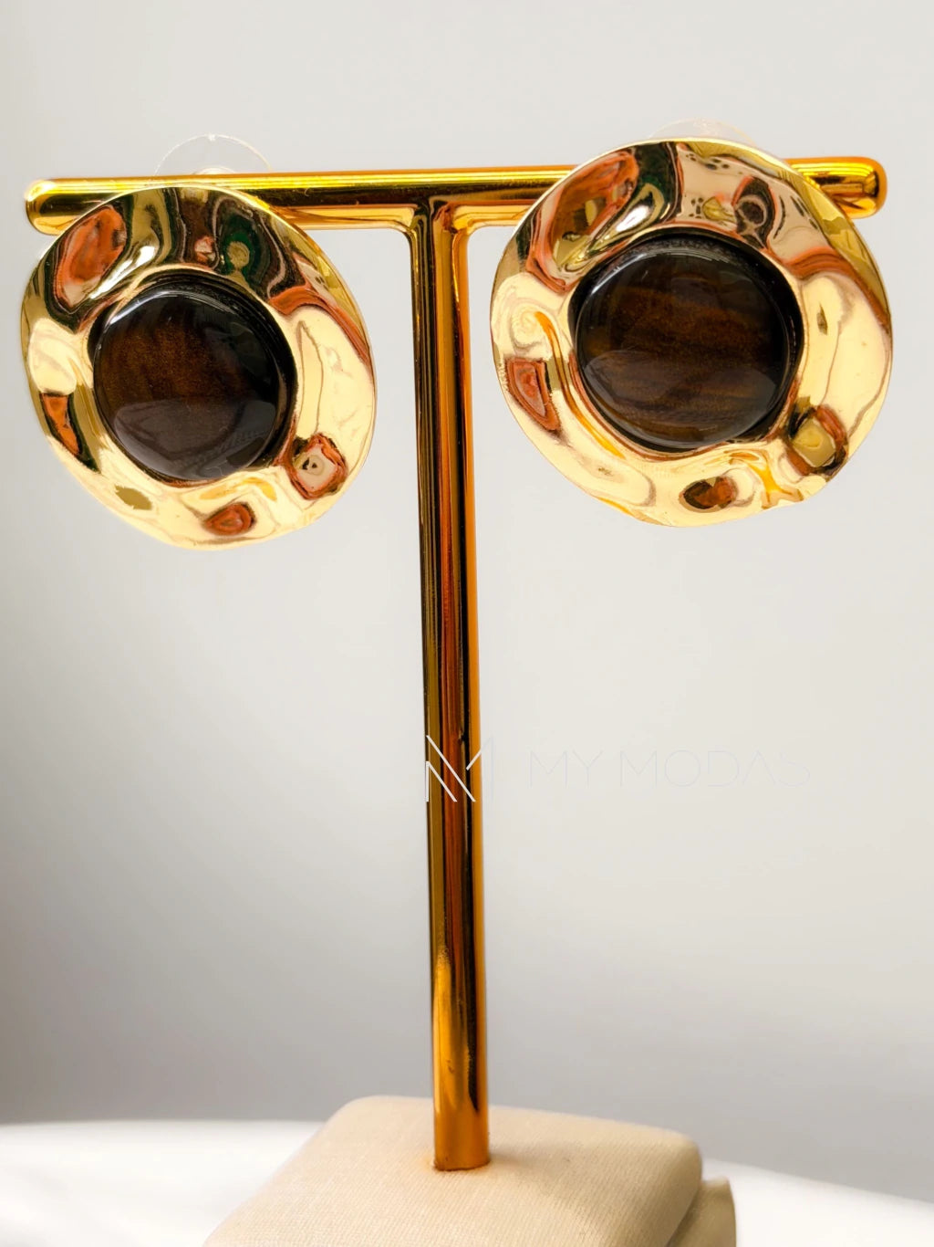 Brinco bojo chic dourado madrepérola marrom