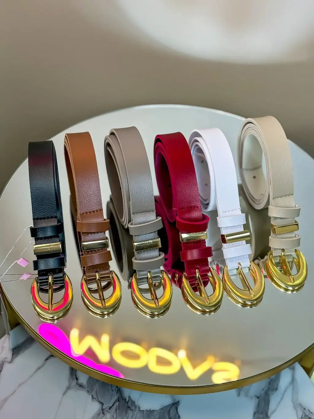 Cinto fivela dourado karlie