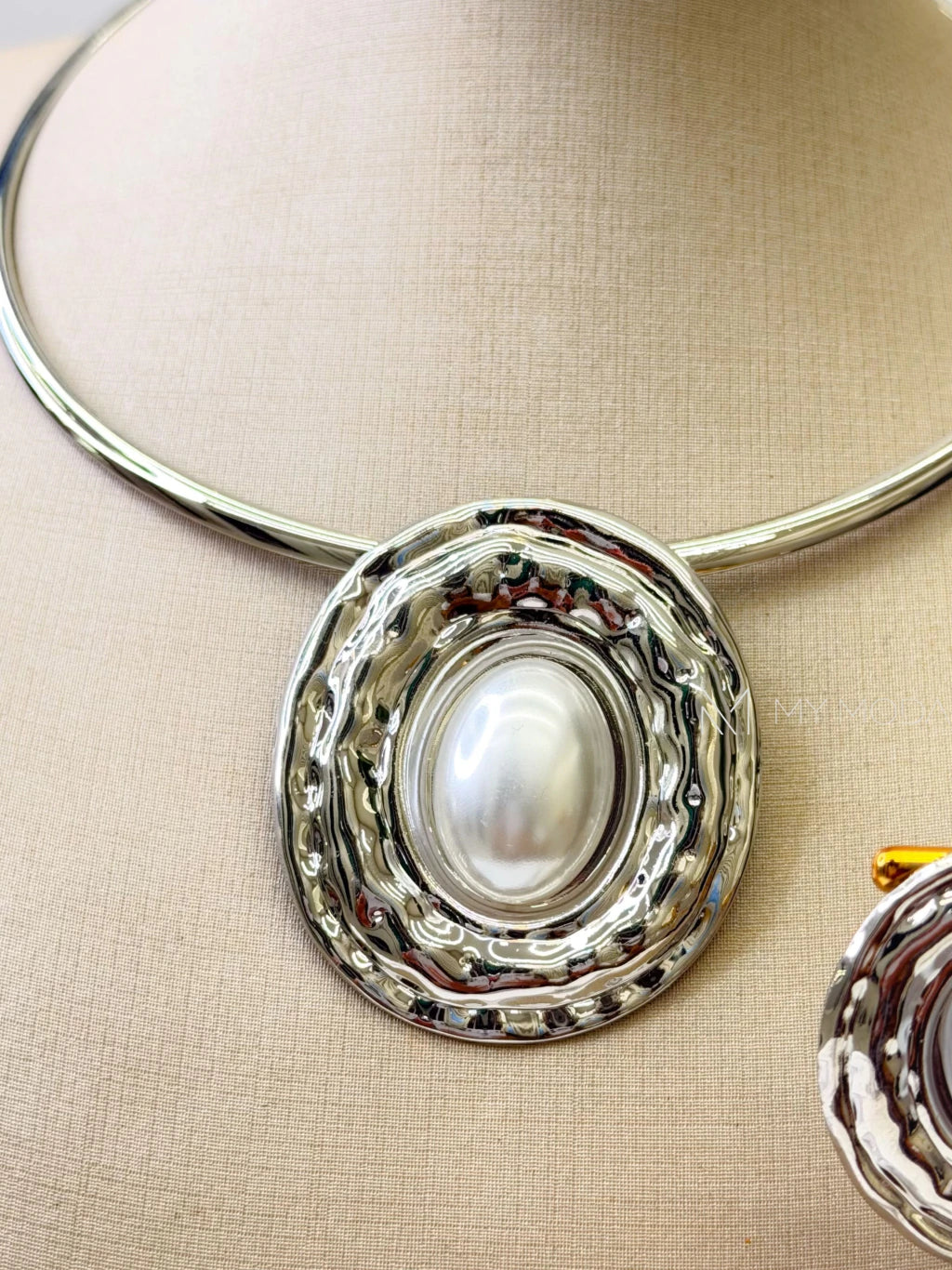 Conjunto oval Chocker e brinco pérola