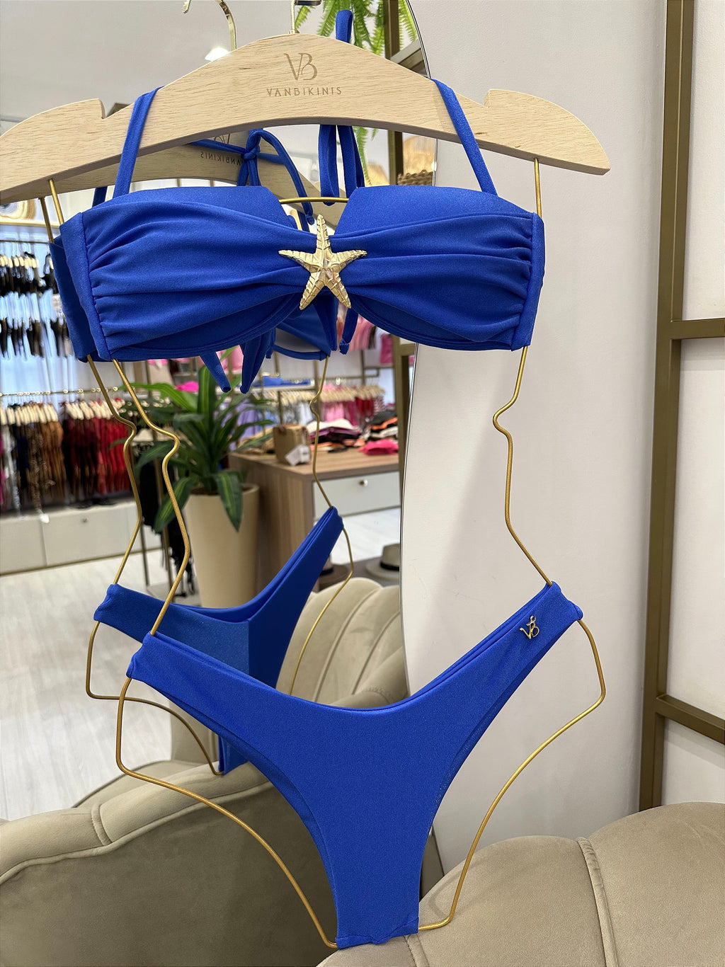 Top com bojo quadrado alças removíveis com acessório estrela Glow azul royal 106