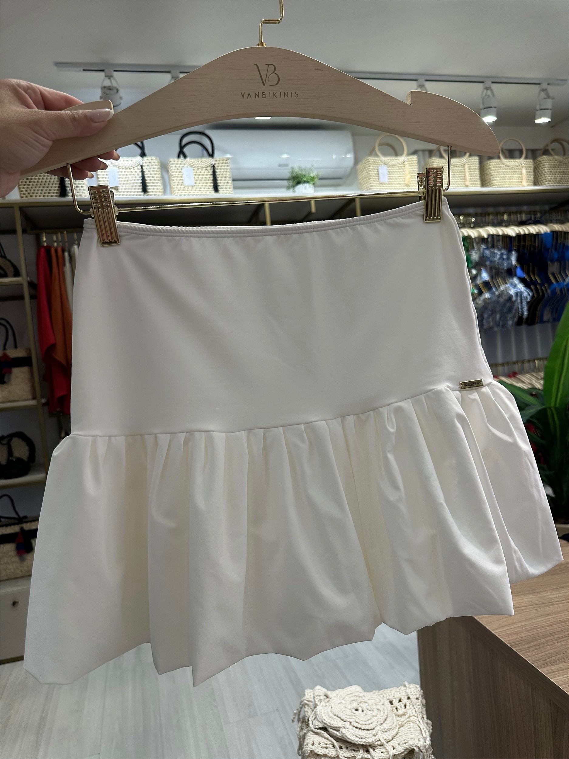 Saia balonê off white ( valor somente da saia )