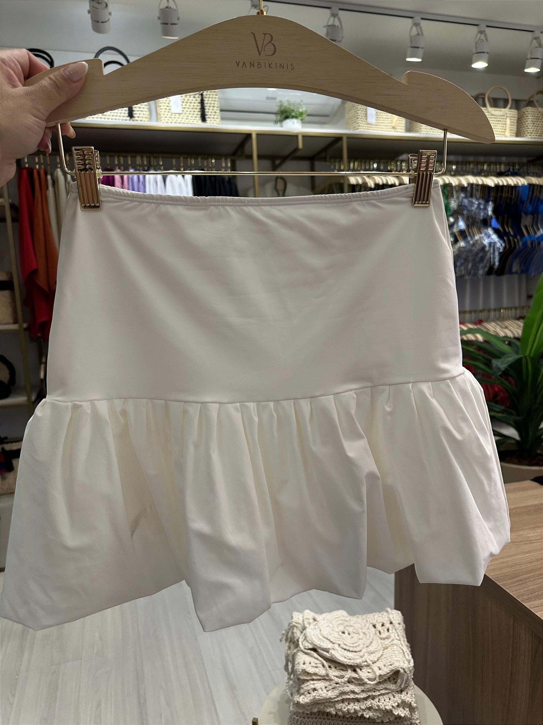 Saia balonê off white ( valor somente da saia )