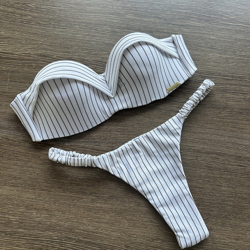 Bojo inteiro tomara caia 102 risca giz Off white (CALCINHA NÃO INCLUSO)