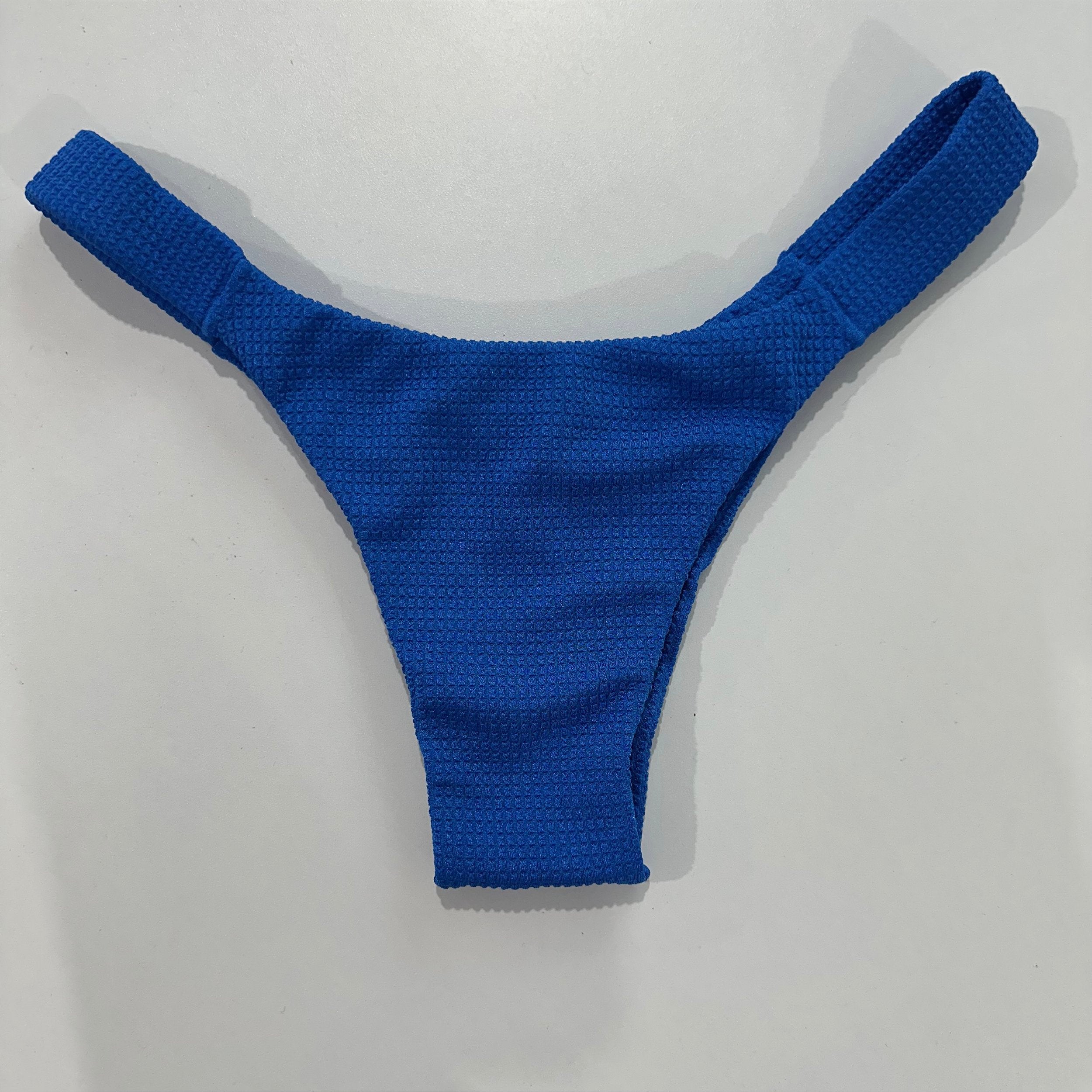 Calcinha Fita Shine azul (BUSTO NÃO INCLUSO)