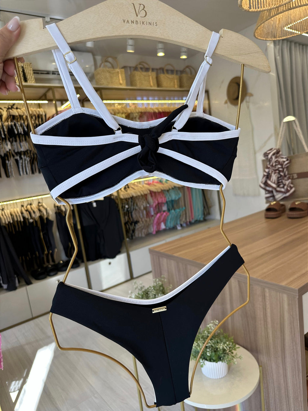 Top com bojo removível 2304 Preto e Viés branco ( CALCINHA NÃO INCLUSO)