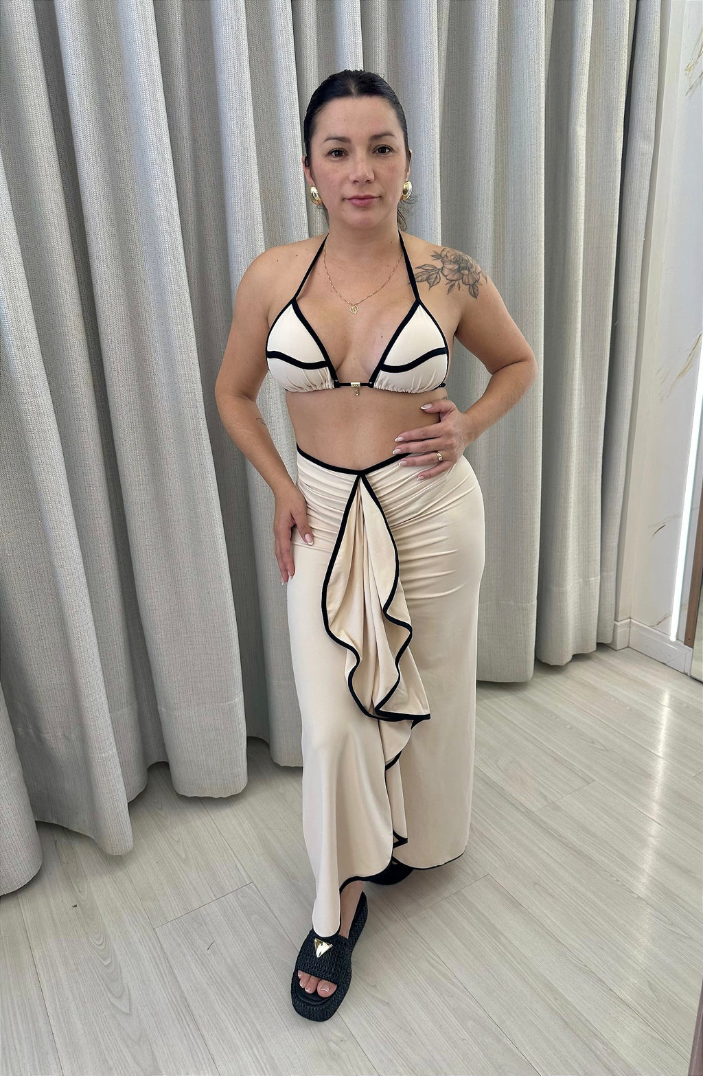 Cortininha Ipanema Off White e Preto (calcinha não inclusa)