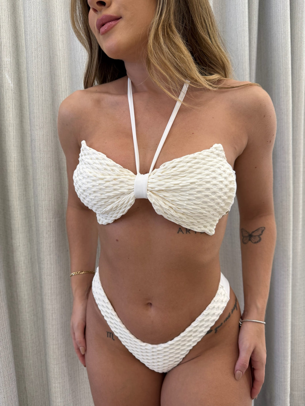 Top laço 335 com bojo removível Mônaco off white (CALCINHA NÃO INCLUSO)