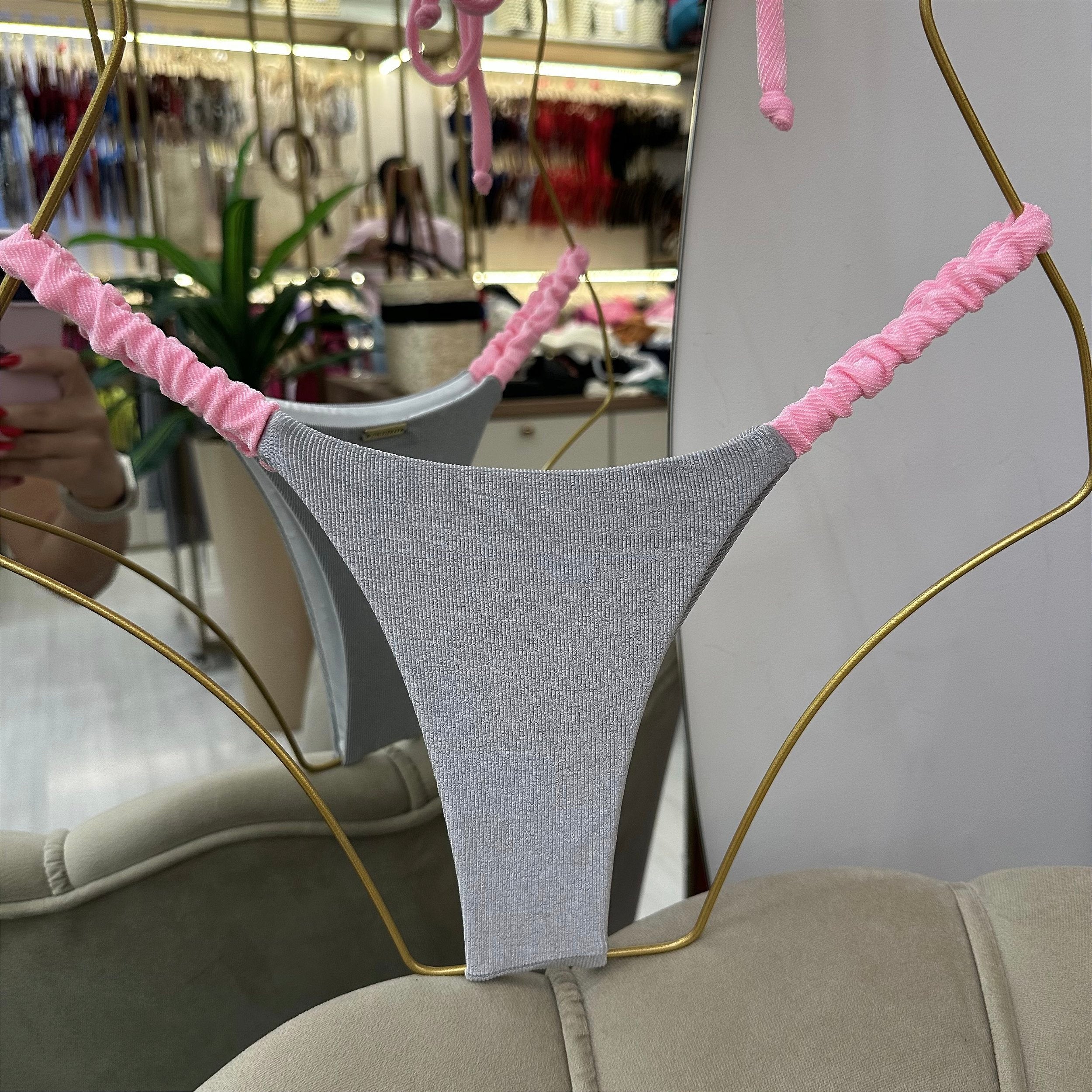 Calcinha Frufru Capri Prata e Rosa (top não incluso)
