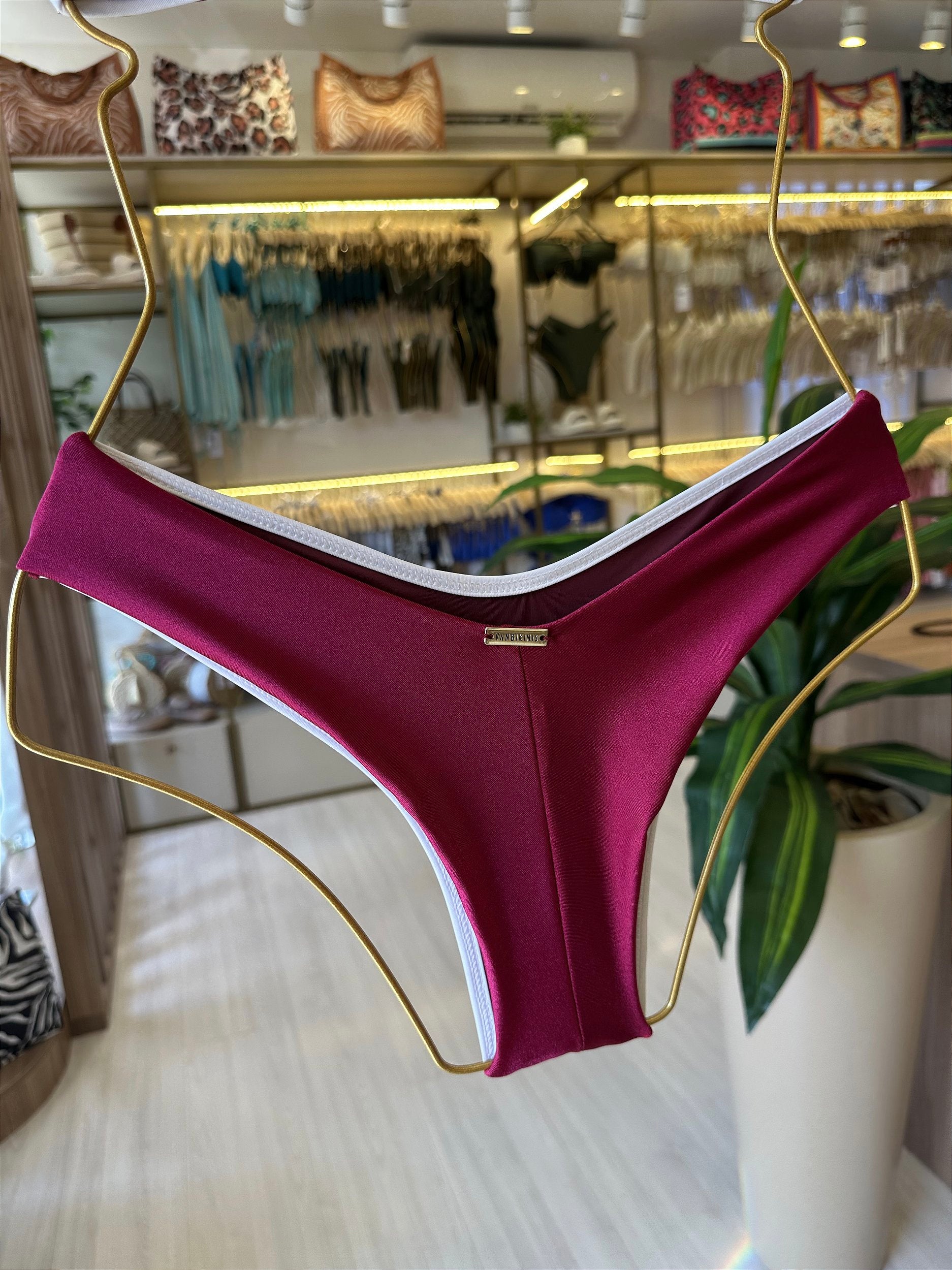 Calcinha Asa Delta Glow bordo com viés branco ( BOJO NÃO INCLUSO)