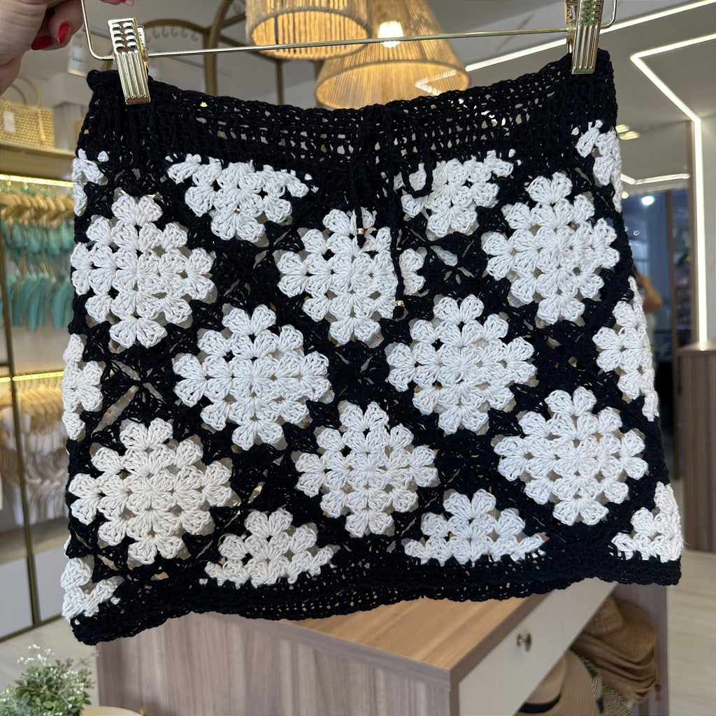 Saia dual color Off white e preto Crochê handmad